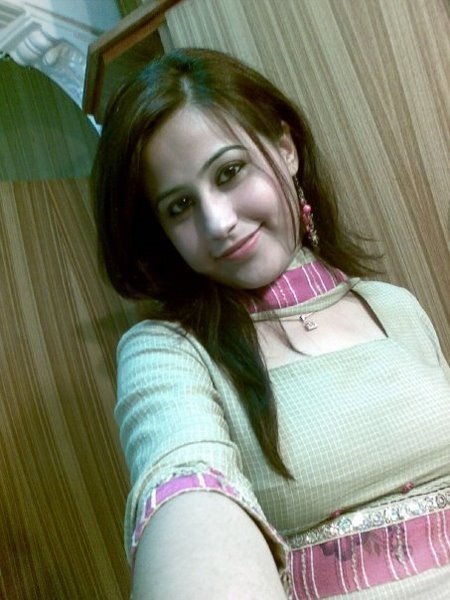 College girl Picture Lahore