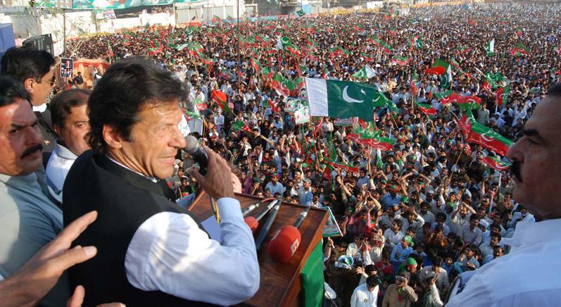 Imran khan PTI Jalsa in Bhakkar 12-April-2012