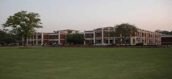 IBA-PU-Lahore-Admission