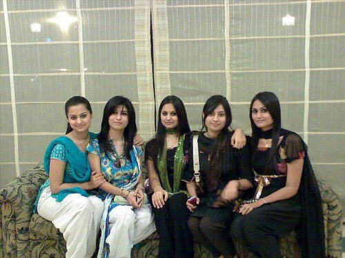 group of pakistani girls group of pakistani girls