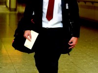 Alastair Cook England Cricket Player Full Picture in AirPort